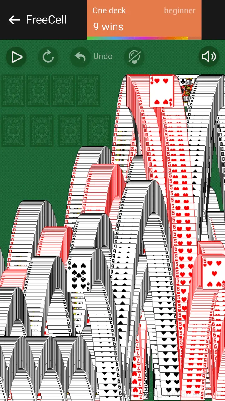 FreeCell solitaire gameplay screenshot 3